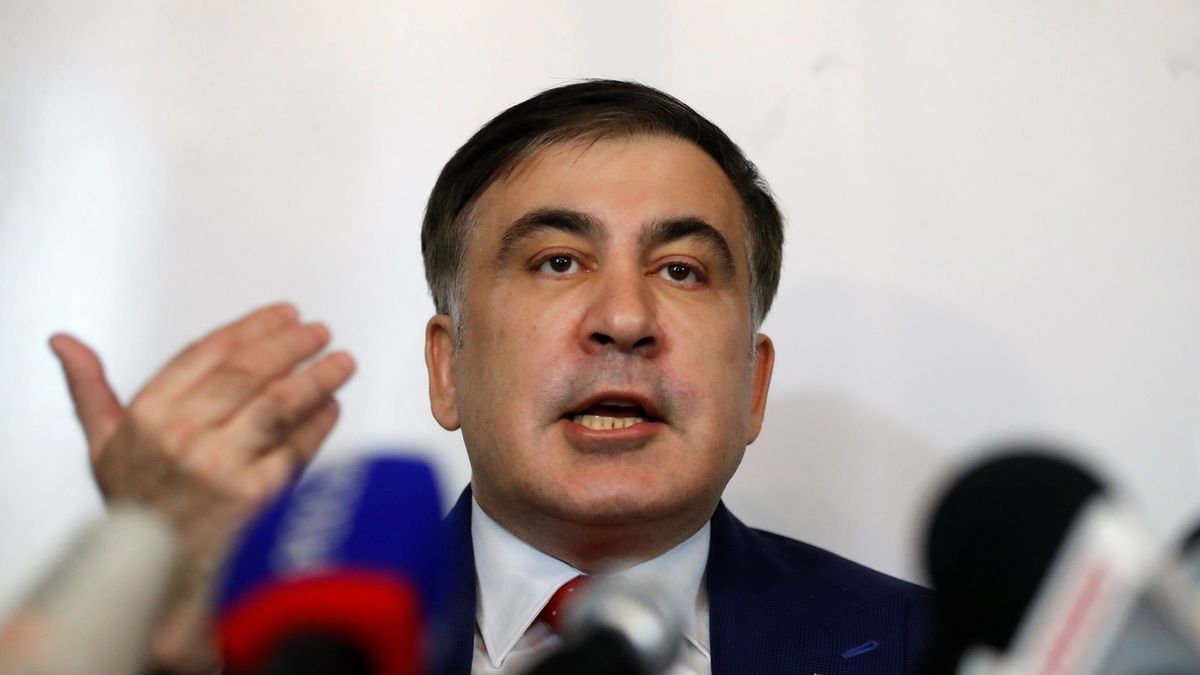 Saakašviliho ve věznici tráví, tvrdí odborná komise